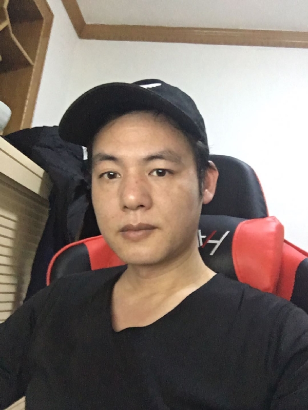 扛枪打鸟的第一张照片--广西上门女婿服务网