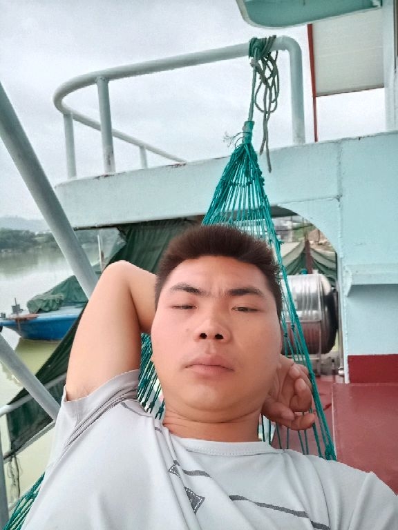 小哥哥的第一张照片--广西上门女婿服务网